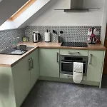 Coastal Escape With Ocean And Mountain Views Apartament Breeogue